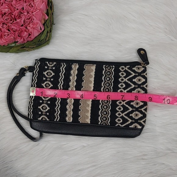 Maurice's black and cream wristlet - Picture 5 of 6